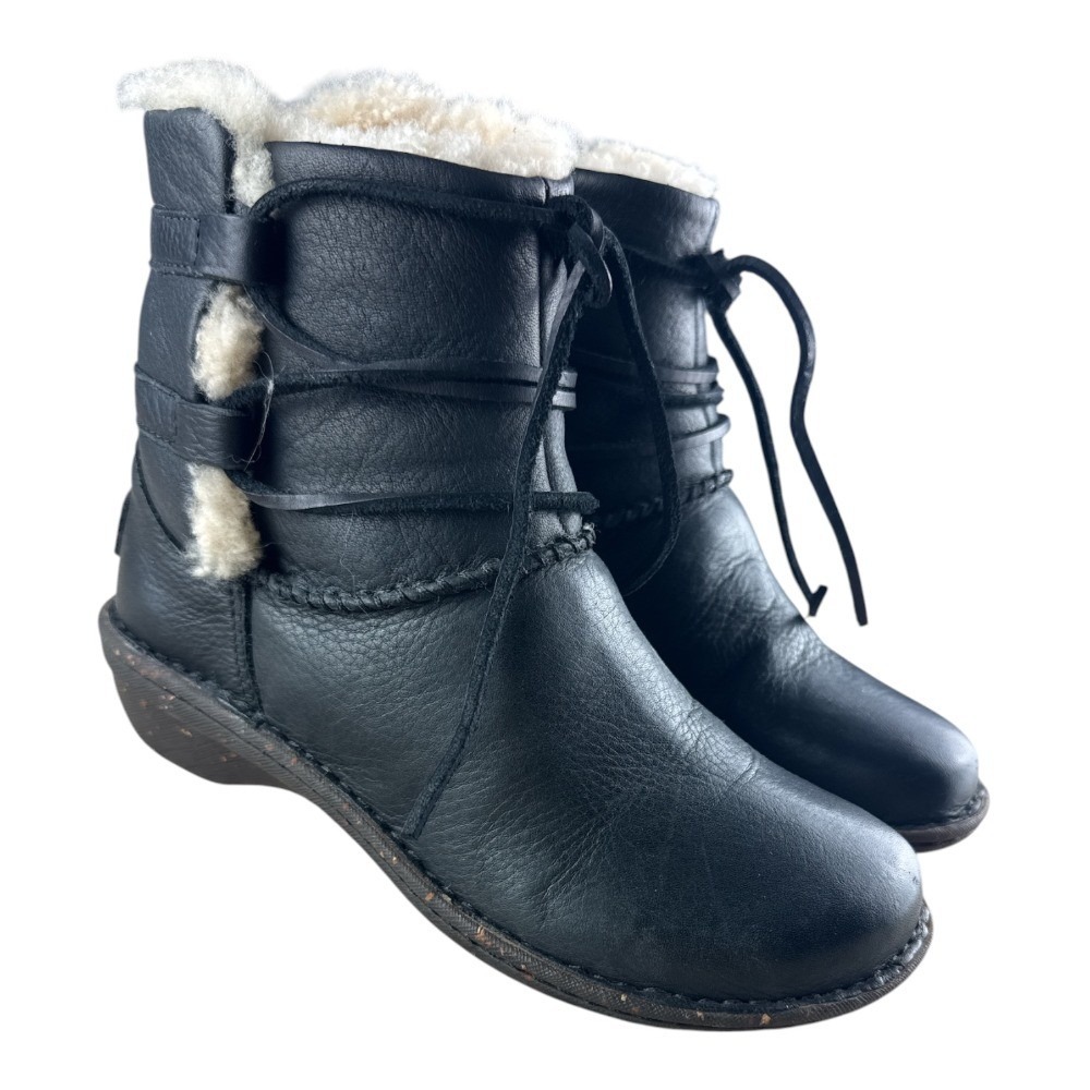 UGG Caspia Black Leather Shearling Lined Lace Up Ankle Boots 1932 Womens Size 7
